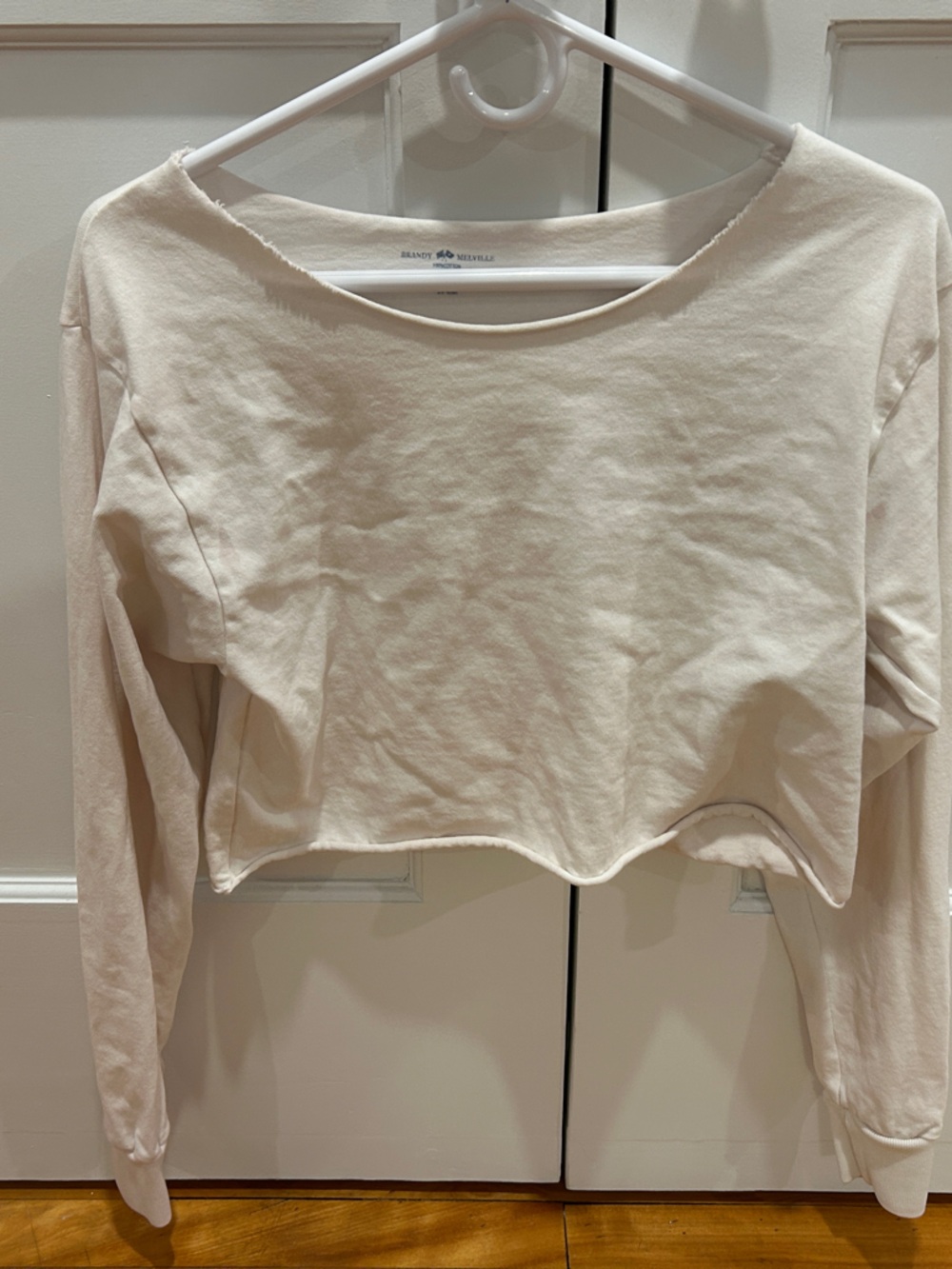 Brandy Melville Light Cream Long Sleeve Cropped Tee
